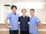 スタッフ3人の受付前  