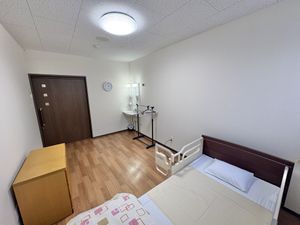 落ち着いた個室の居室