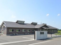 広々とした施設外観