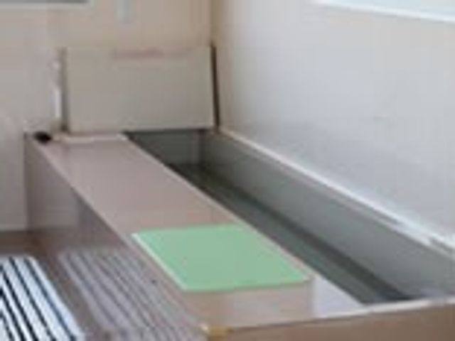 清潔な浴室の風景 浴室 清潔で広々とした浴室です。リラックスできる環境が整っています。