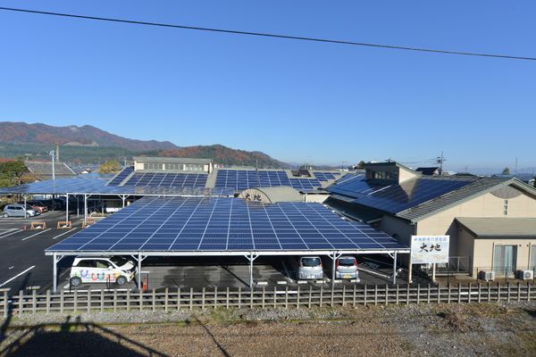 太陽光パネル付き建物