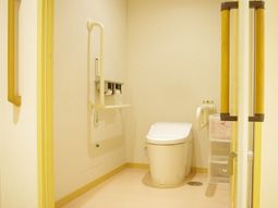 手すり付きトイレ設備