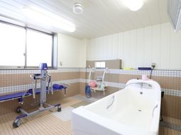 清潔なバスルーム設備