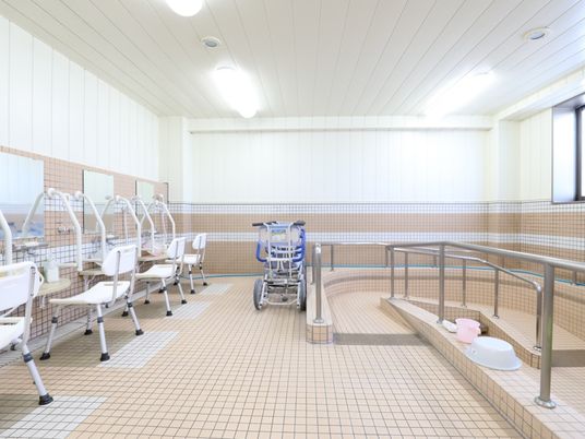 清潔な浴室の全体像