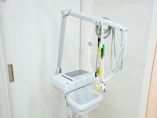 機器のある洗面台  