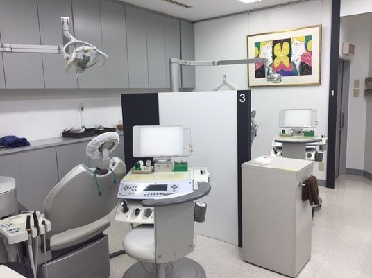歯科用機器のある機能訓練室  