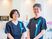 スタッフ2人の受付前  