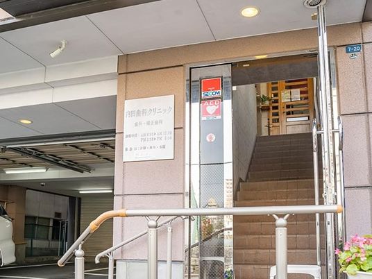 階段のある玄関  