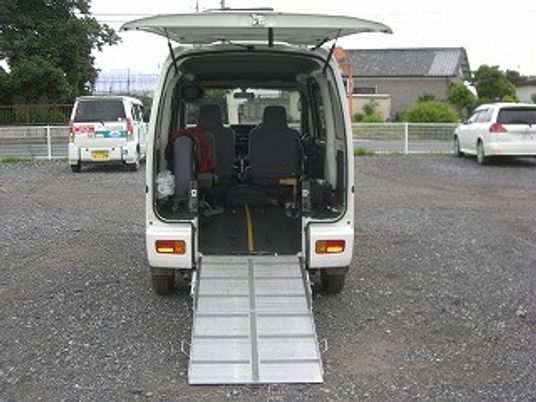 車椅子対応の送迎車外観