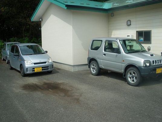 送迎車の駐車場  