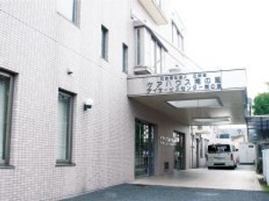 清潔感ある施設のエントランス