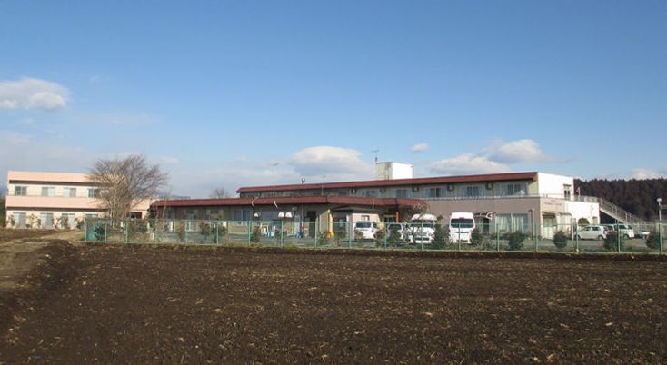 広い建物の外観