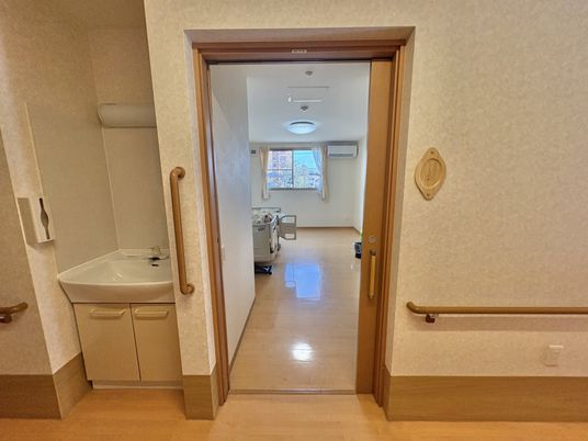 居室を見渡す風景
