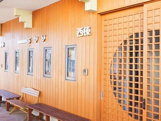 木壁の廊下  