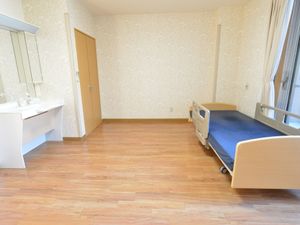 広々とした明るい居室