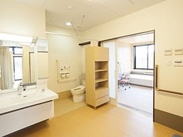 開放感のある居室 居室 自然光が差し込む清潔感あふれる空間です。快適に過ごせる設備が整っています。
