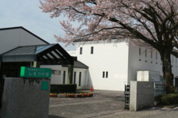 桜の咲くエントランス