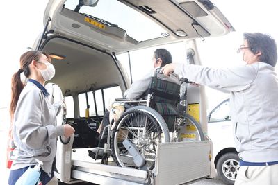 車椅子の乗降風景