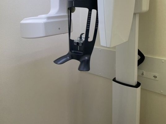 手洗い設備の洗面台  