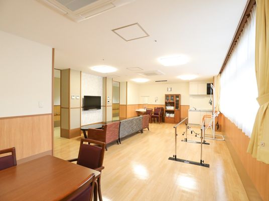 居室内の広々としたスペース