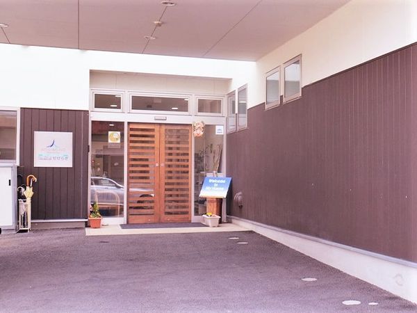 清潔感のあるエントランス