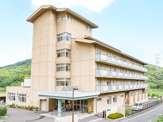外観の建物全景  