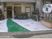 施設の外観と入口  