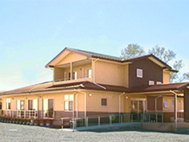 広々とした建物の外観 外観 開放的で広々とした外観の建物で、明るい職場環境が期待できます。