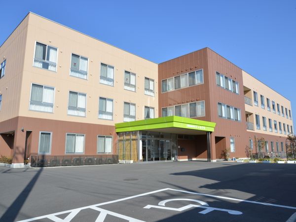 清潔感のあるモダンな建物