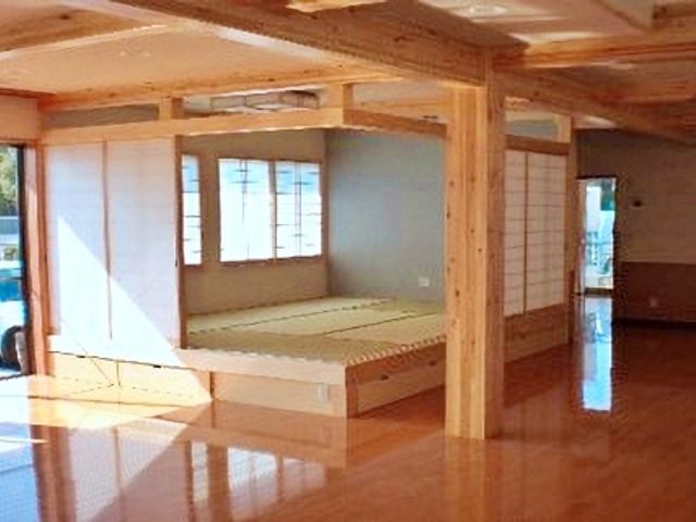 畳が敷かれた和室 和室 広々とした畳の和室です。自然光が差し込み、温かい雰囲気で落ち着いて過ごせます。