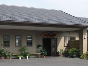外観の玄関前  