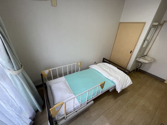 落ち着いた雰囲気の居室
