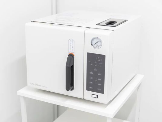 白い介護用機器  