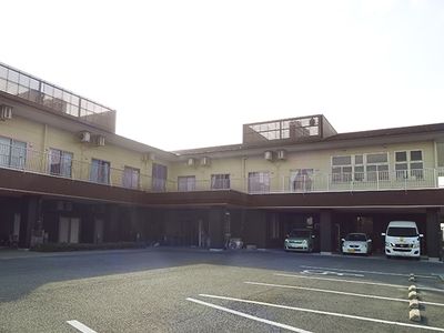 落ち着いた雰囲気の外観