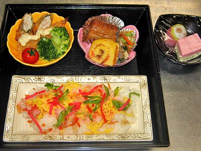 彩り豊かな食事の一例