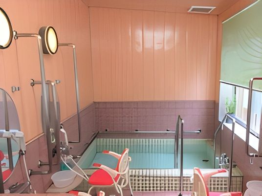 広々とした浴室
