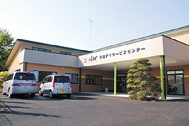 広々とした正面玄関