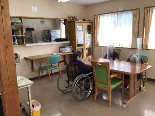 車椅子の人と共有スペース