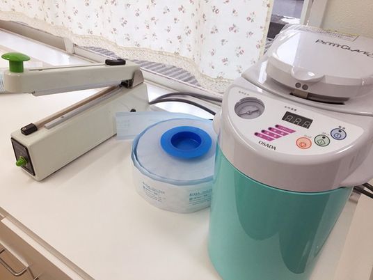 医療機器のある台上  
