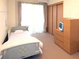 整った明るい居室