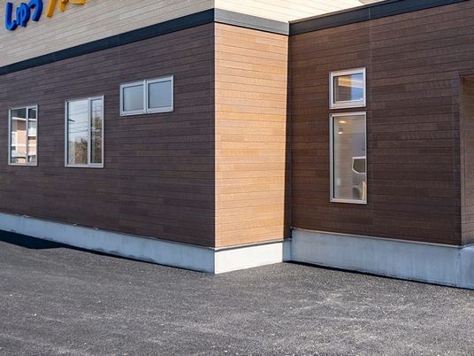 木目調の建物外観  