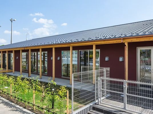 木目外観の施設外観  