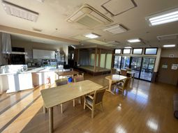 自然光が入る共有スペース