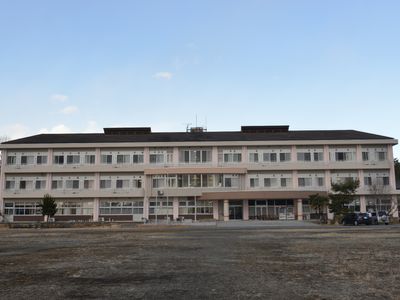 広々とした施設の外観
