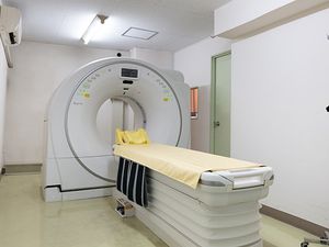 機能訓練室のMRI装置  