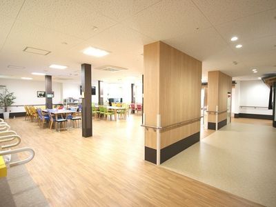 自然光が入る食堂