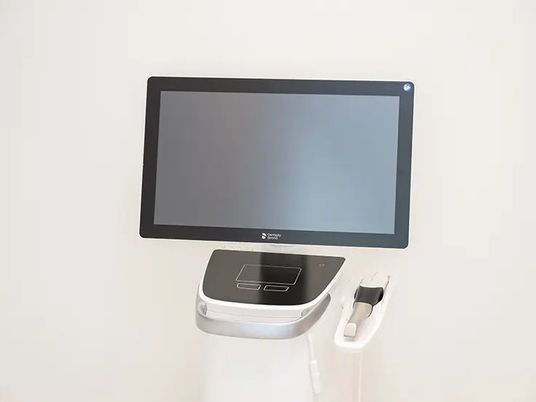 壁掛けモニターの機器  