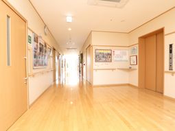 明るい廊下の様子