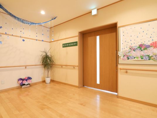 和やかな雰囲気の廊下