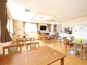 暖かい雰囲気の食堂